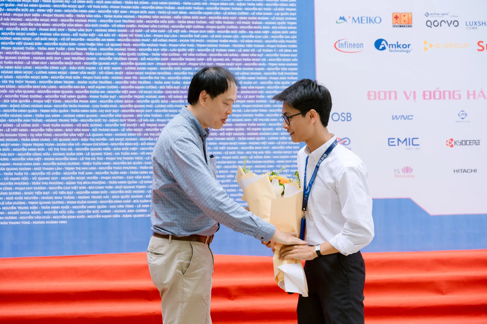 Đợt bảo vệ tốt nghiệp học kỳ 2025.2 Trường Điện - Điện tử - ảnh 11