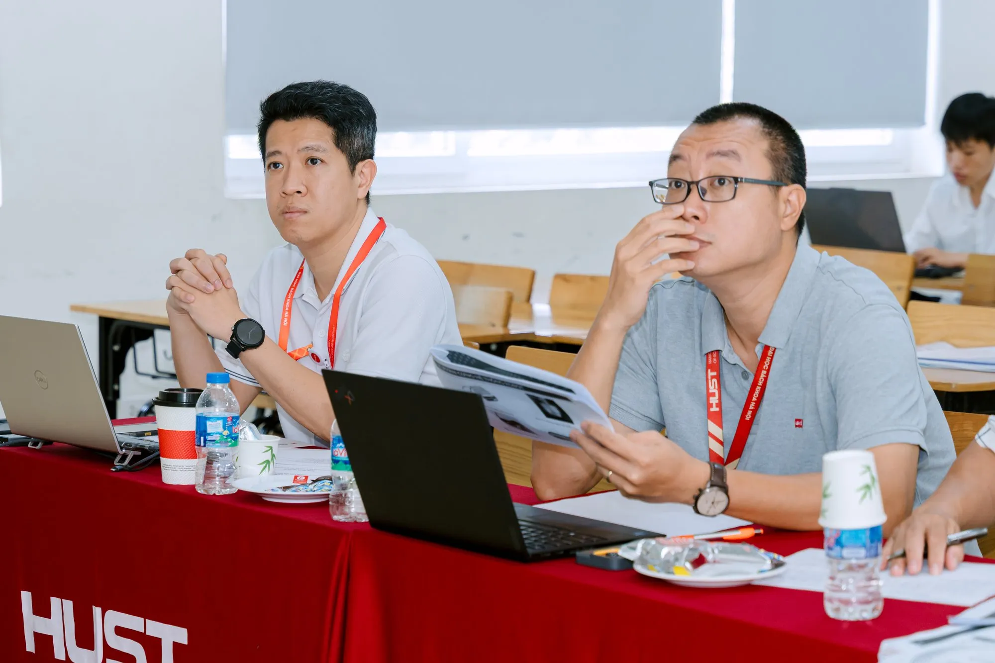 Đợt bảo vệ tốt nghiệp học kỳ 2025.2 Trường Điện - Điện tử - ảnh 19