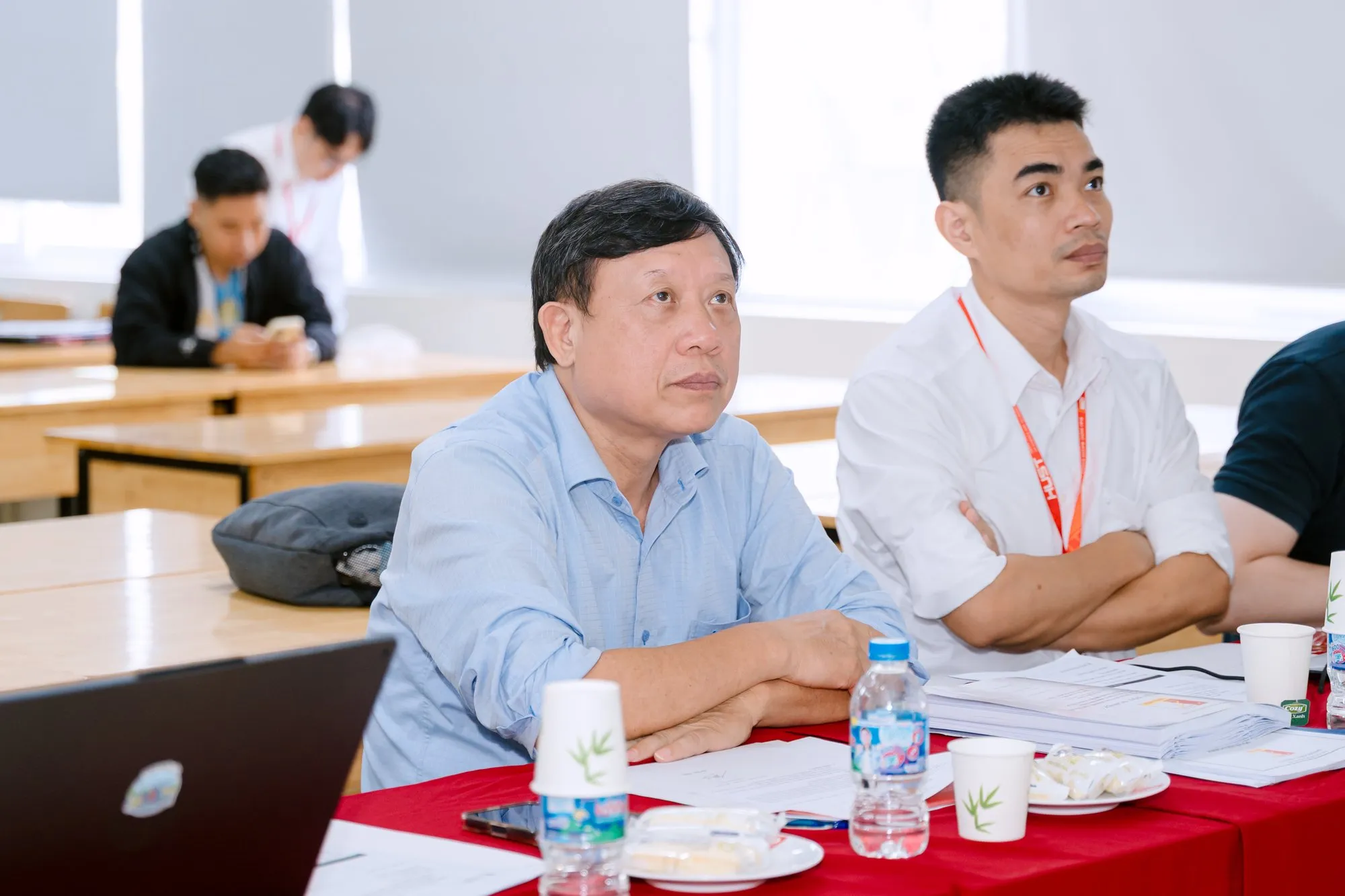 Đợt bảo vệ tốt nghiệp học kỳ 2025.2 Trường Điện - Điện tử - ảnh 32