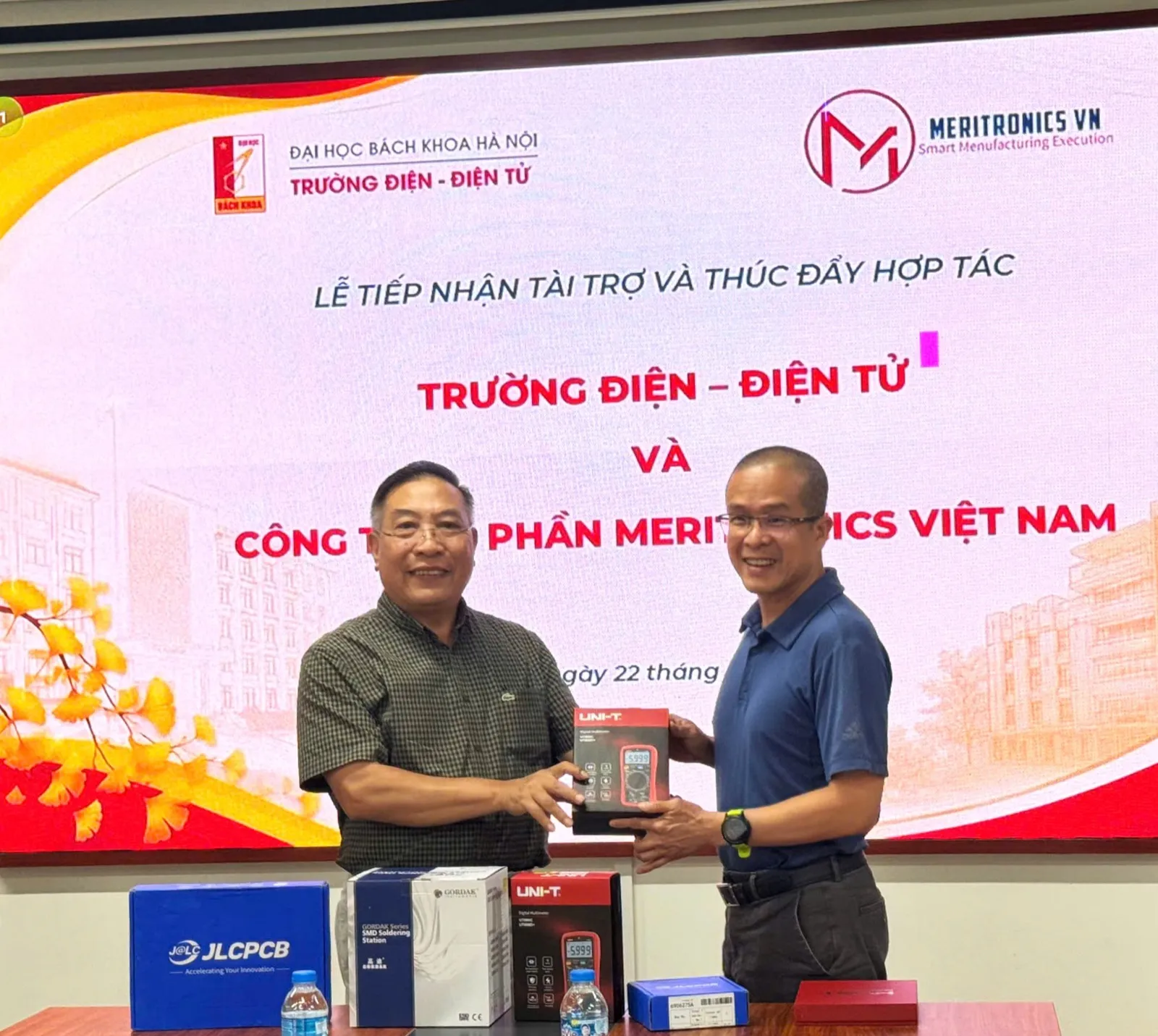 Lễ tiếp nhận tài trợ Meritronics Việt Nam - Trường Điện - Điện tử - ảnh 9