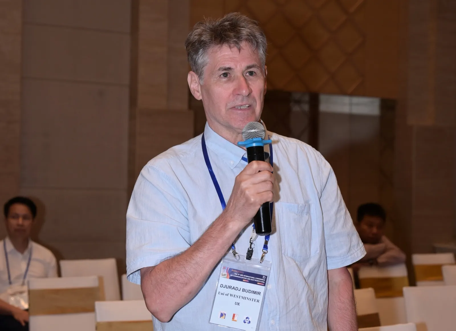 Các đại biểu thảo luận tại IEEE ICCE 2026