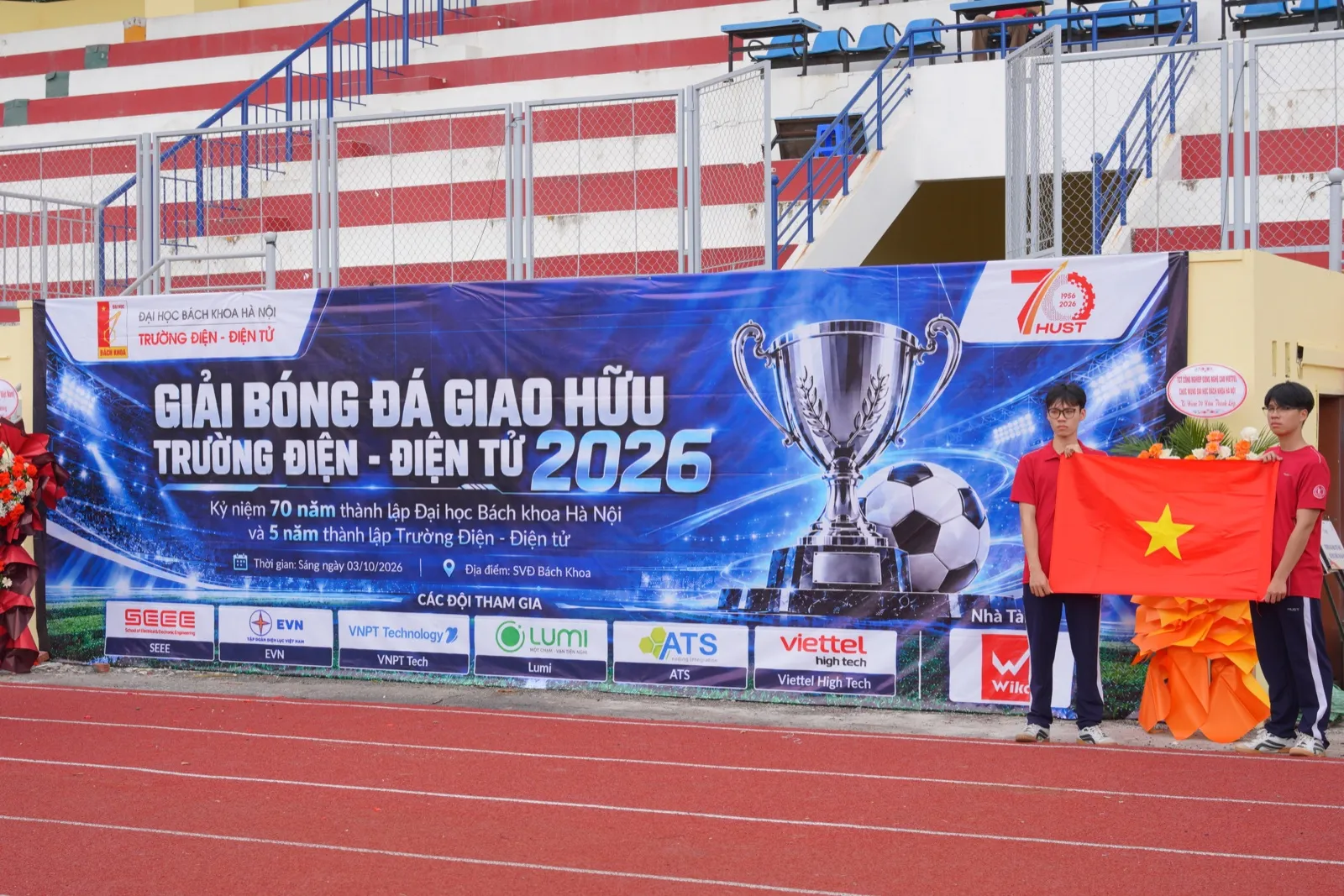 Trận đấu tại Giải bóng đá giao hữu Trường Điện - Điện tử 2026