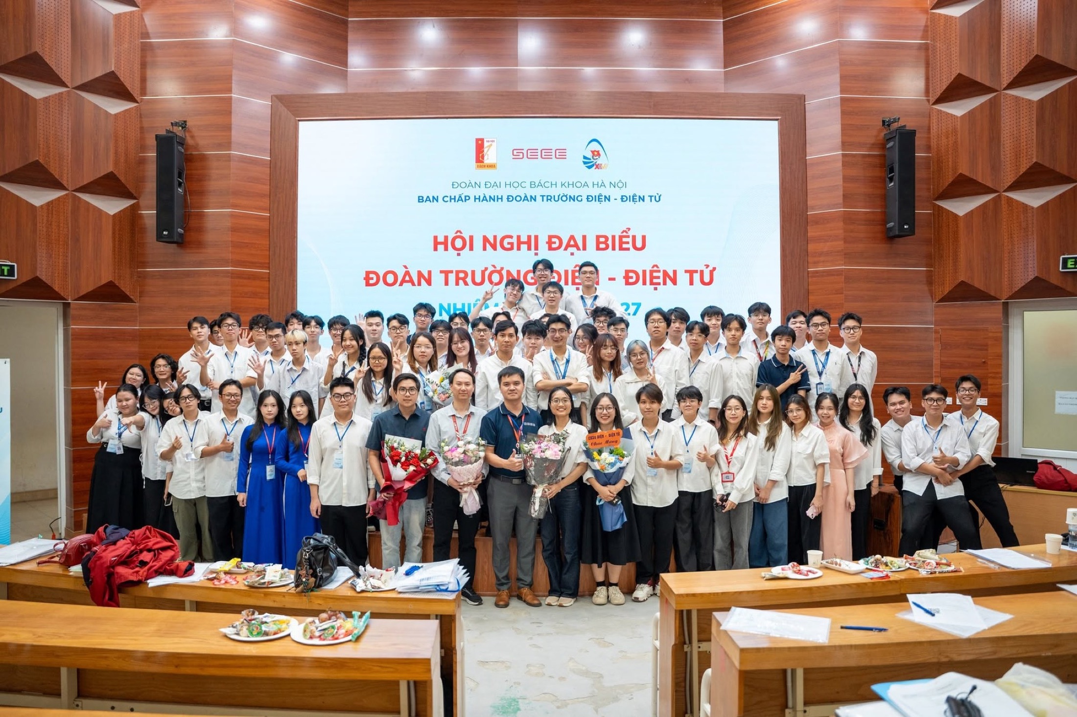 Hoạt động sinh viên Trường Điện - Điện tử