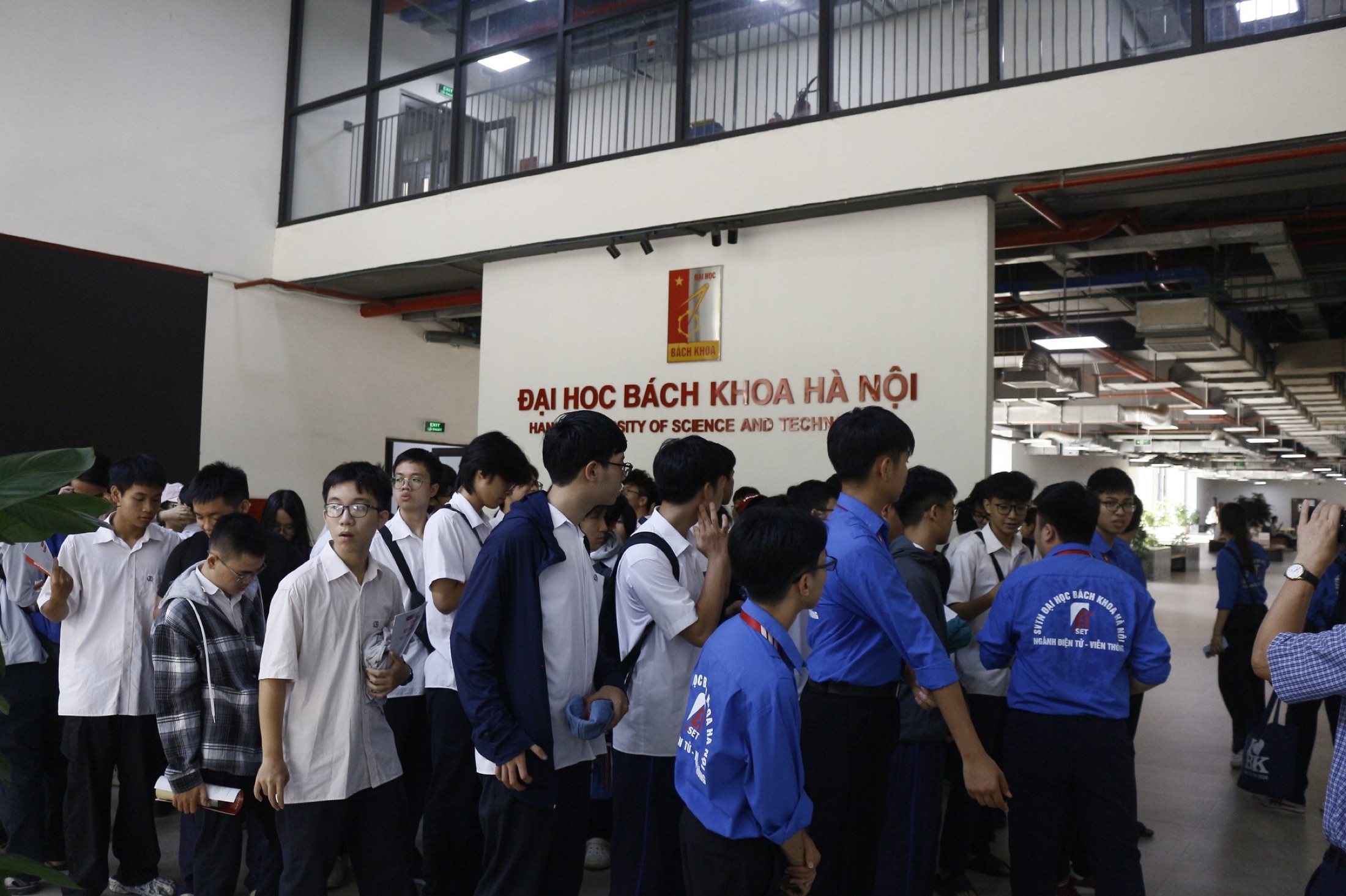 Hoạt động sinh viên Trường Điện - Điện tử