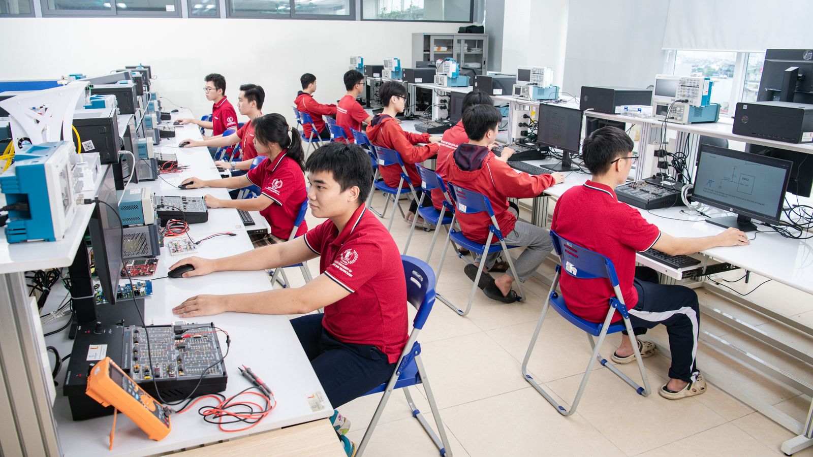 Chương trình tài năng Điện tử Viễn thông